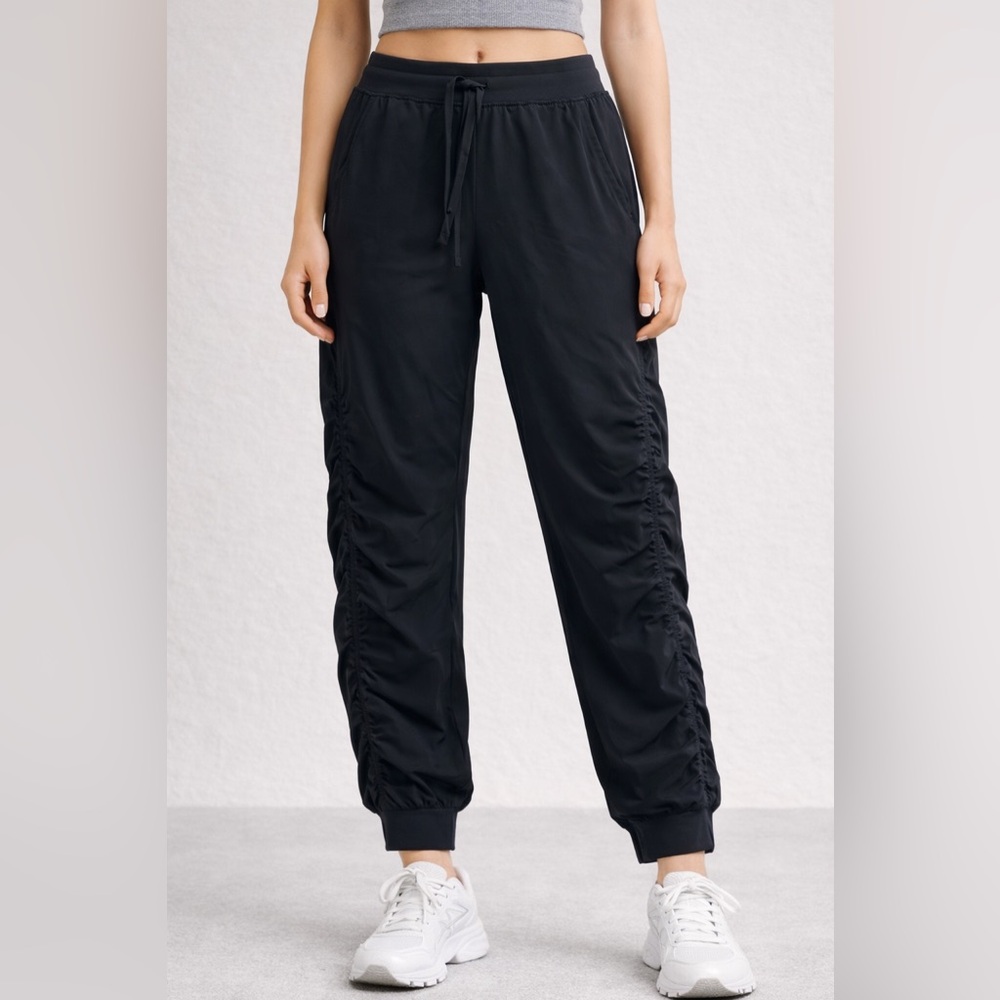 Athleta Women's Attitude‎ Ruched Leg Jogger Pant Black Size 0 Stretch Casual